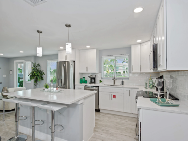 Luxury Canal Front Property with Private Pool - Perfect Coastal Retreat